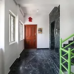 Elegant Stay Near Yediyur Lake