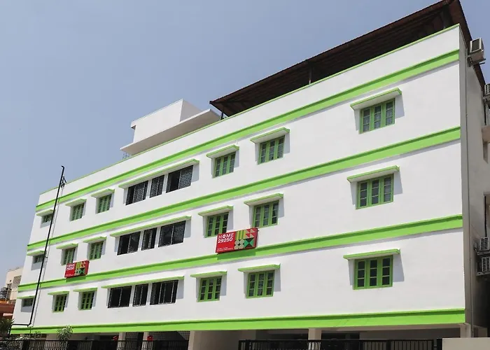 Elegant Stay Near Yediyur Lake